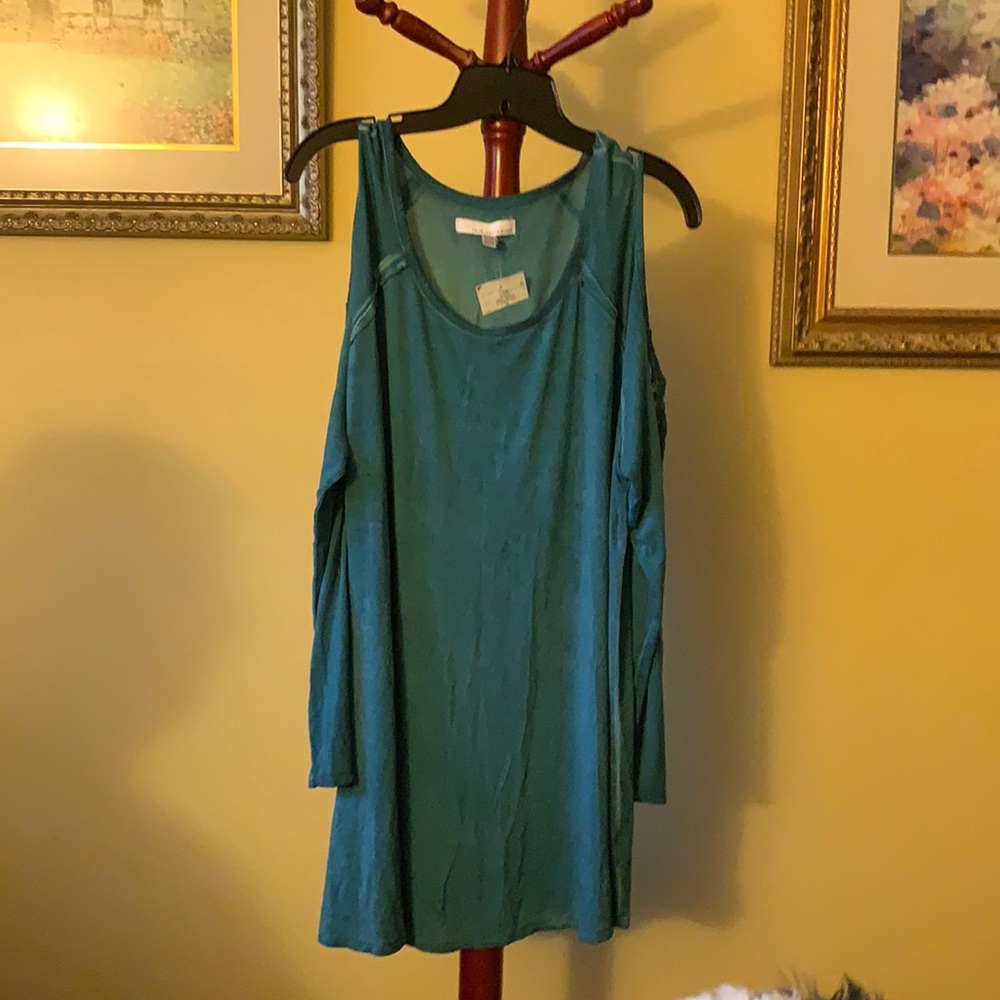 Teal top